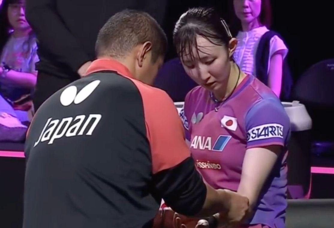 ae, 的击掌环节, 希娜