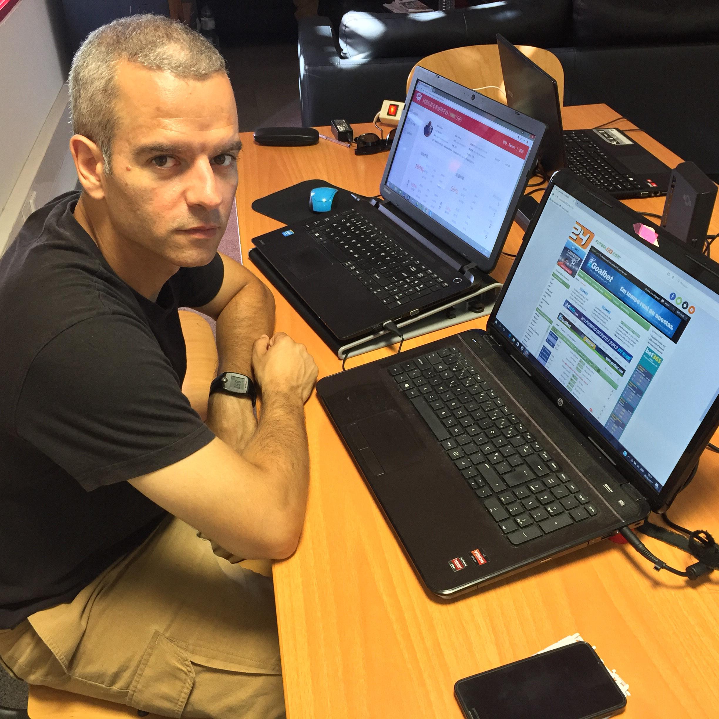 精英, 哈的比赛中 精英, 哈的比赛中