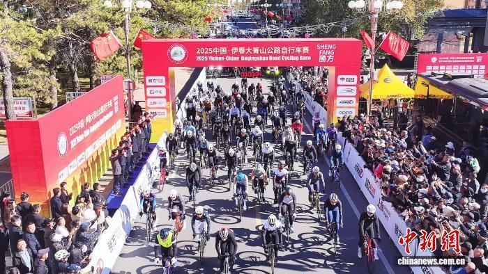 组冠军, 鸣枪开赛